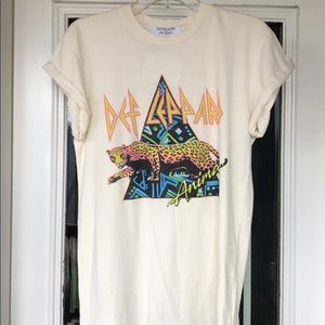NWT Daydreamer Def Leppard T-shirt